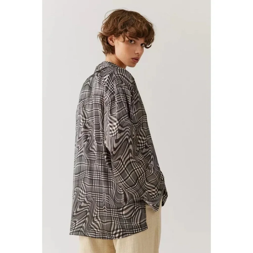 URBAN OUTFITTERS UO Supernova Souvenir Button Down Shirt S Long Sleeve AOP - Picture 2 of 3